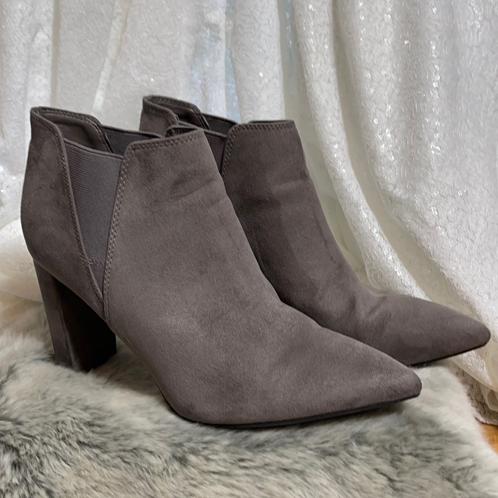 Marc Fisher booties size 7 1/2 M